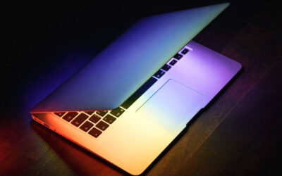 What is the difference between a tablet and a laptop?